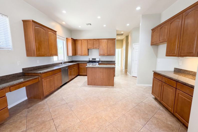 Photo 9 of 19 of 8023 N Sable Way, Prescott Valley, AZ