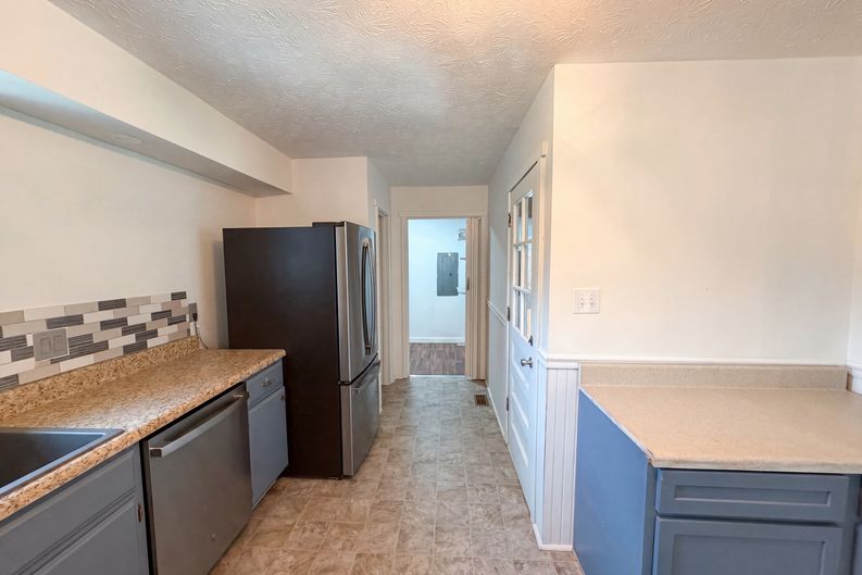Photo 12 of 30 of 8505 Troutman Ln, Knoxville, TN