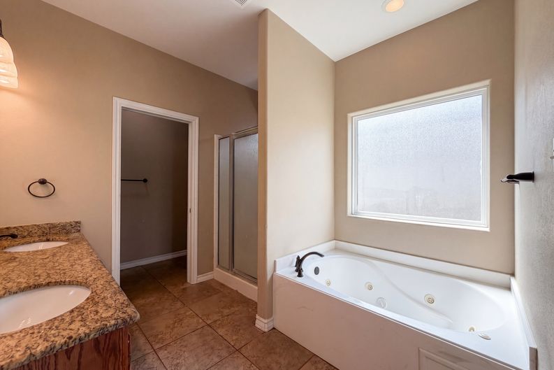 Photo 16 of 18 of 6906 King George Pl, Corpus Christi, TX