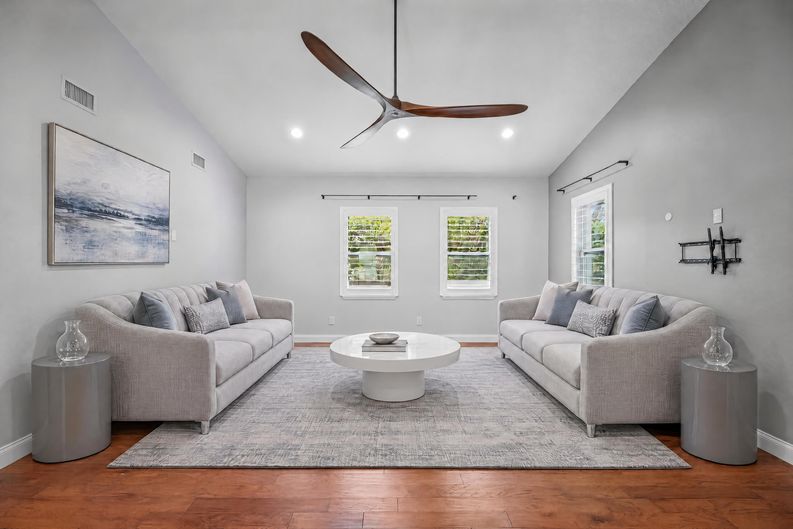 Photo 4 of 52 of 3206 W Price Ave, Tampa, FL