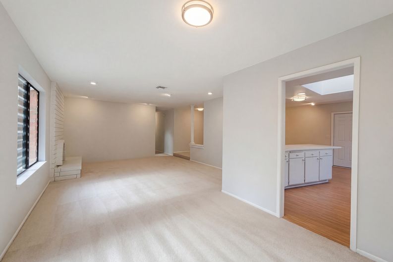Photo 3 of 21 of 2785 Bonita Dr, Highland, CA