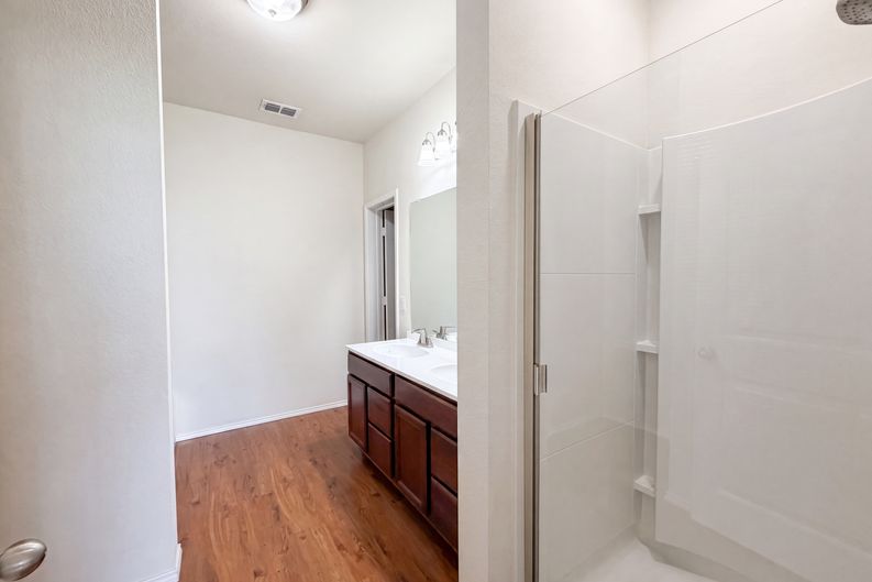 Photo 17 of 26 of 9165 Blackstone Dr, Providence Village, TX