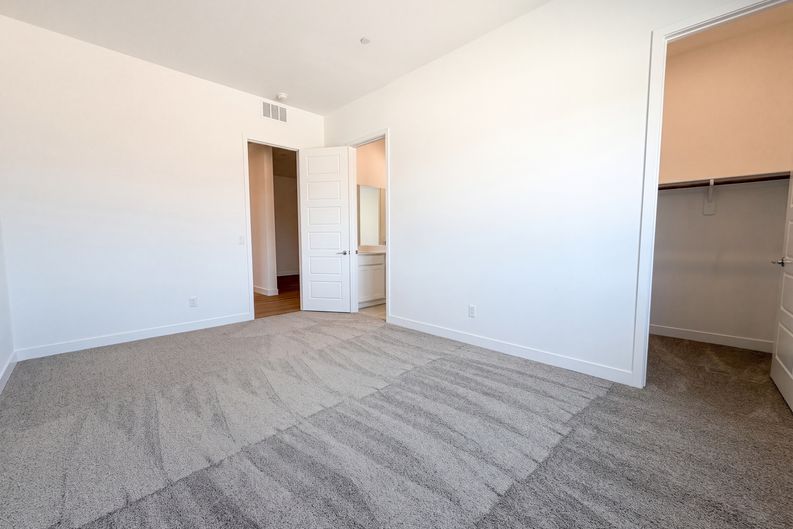 Photo 18 of 28 of 8220 Gusty Brook St, Las Vegas, NV