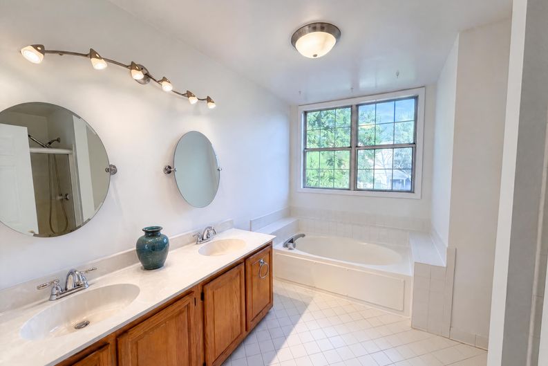 Photo 16 of 27 of 8509 Ivoryton Way, Montgomery Village, MD