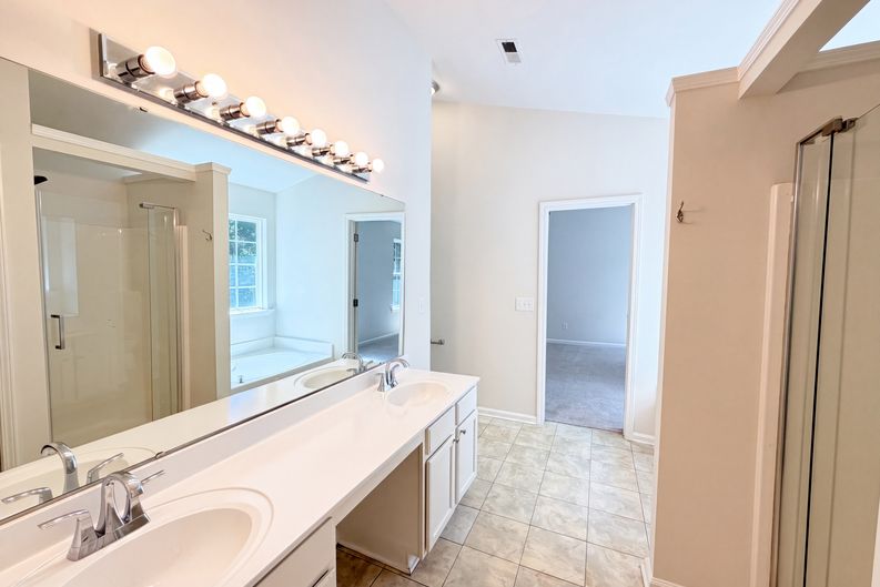 Photo 16 of 22 of 14542 Arbor Ridge Dr, Charlotte, NC