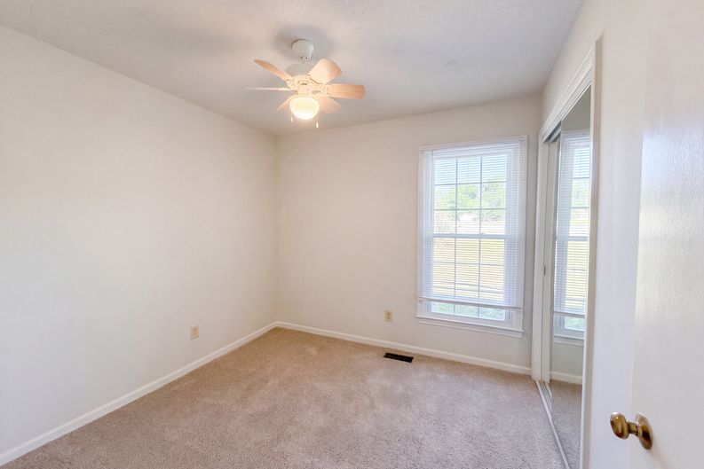 Photo 10 of 16 of 3311 Woodmere Ct, Hope Mills, NC