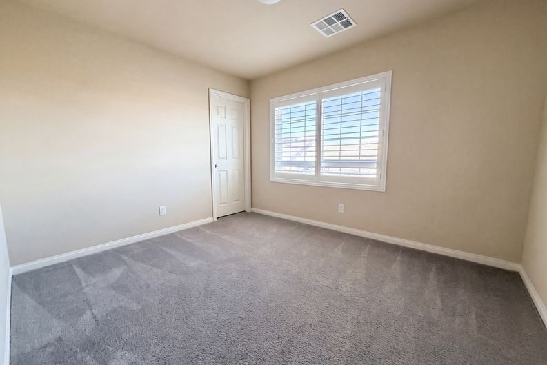 Photo 10 of 17 of 5513 Perry Creek St, Las Vegas, NV
