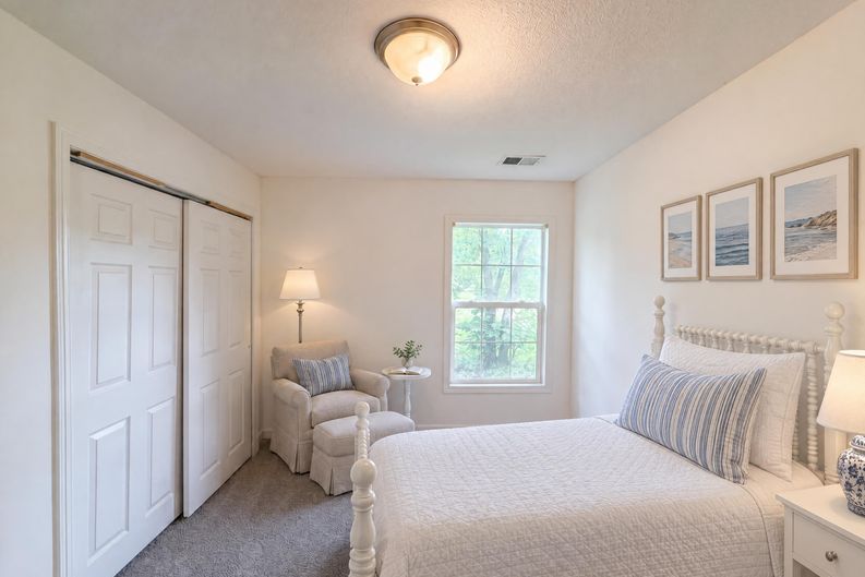 Photo 8 of 17 of 905 S Butler Ter, Harrisonville, MO