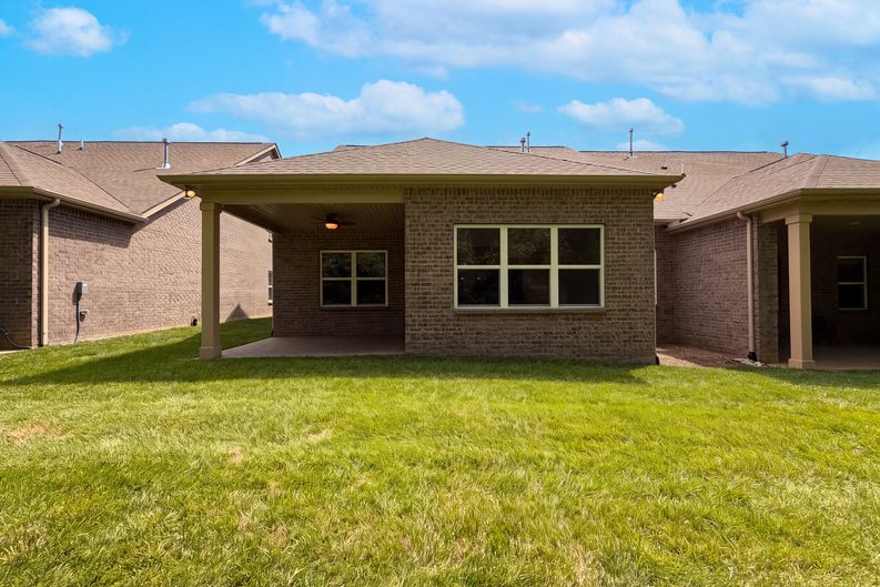 Photo 5 of 17 of 914 Meadowcrest Way, Lebanon, TN