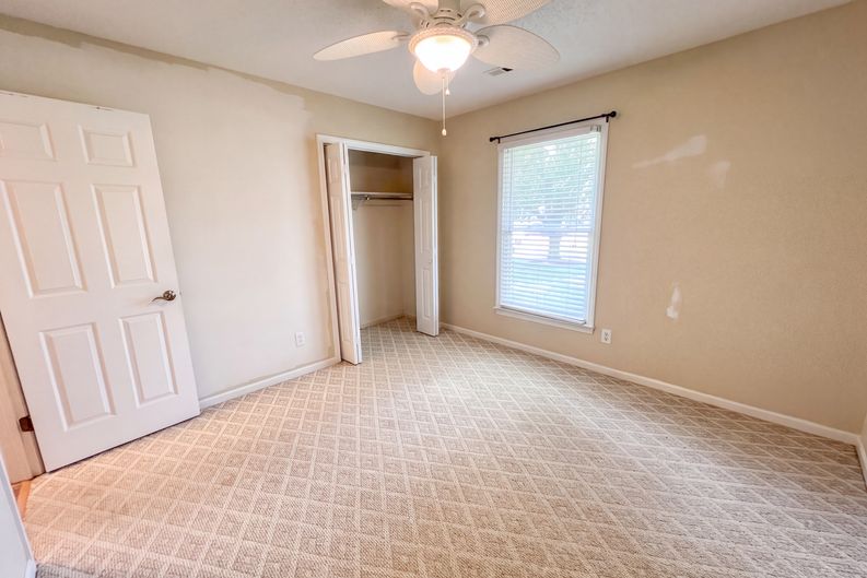 Photo 7 of 26 of 2504 Thomas Langston Rd, Winterville, NC