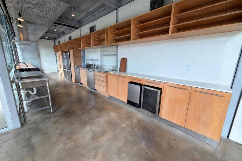 Photo 11 of 43 of 4710 Yoakum Blvd, Houston, TX