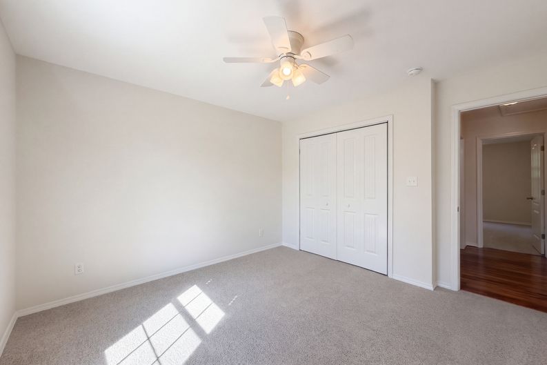 Photo 9 of 23 of 897 Stone Gate Dr, De Soto, MO