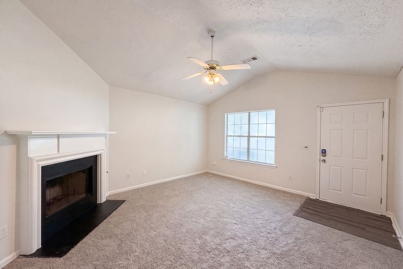 Photo 12 of 18 of 10543 Crabtree Dr, Jonesboro, GA