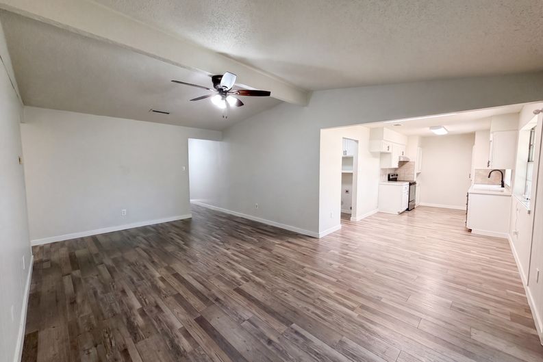 Photo 8 of 24 of 6601 Oaklawn Dr, Watauga, TX