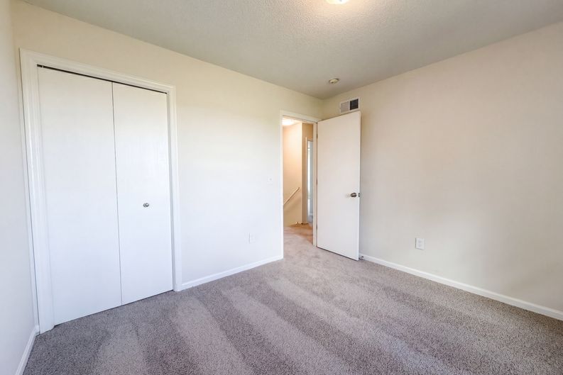 Photo 13 of 25 of 9429 Harkness Ave S, Cottage Grove, MN