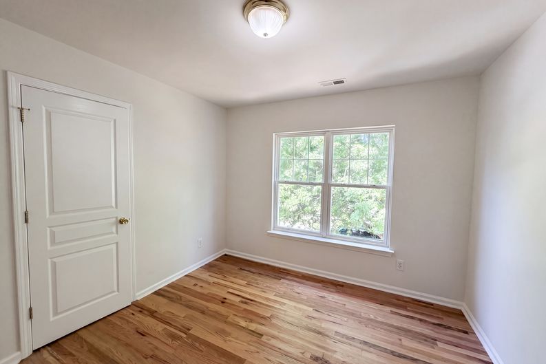 Photo 11 of 17 of 10648 Secret Garden Ln, Charlotte, NC
