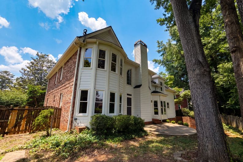 Photo 25 of 32 of 1984 Charrwood Ct, Marietta, GA