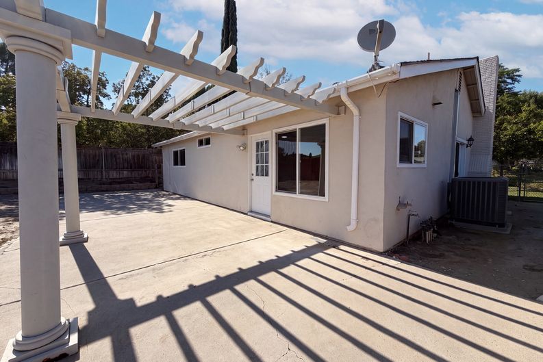 Photo 22 of 25 of 14602 Rosecourt Dr, Canyon Country, CA
