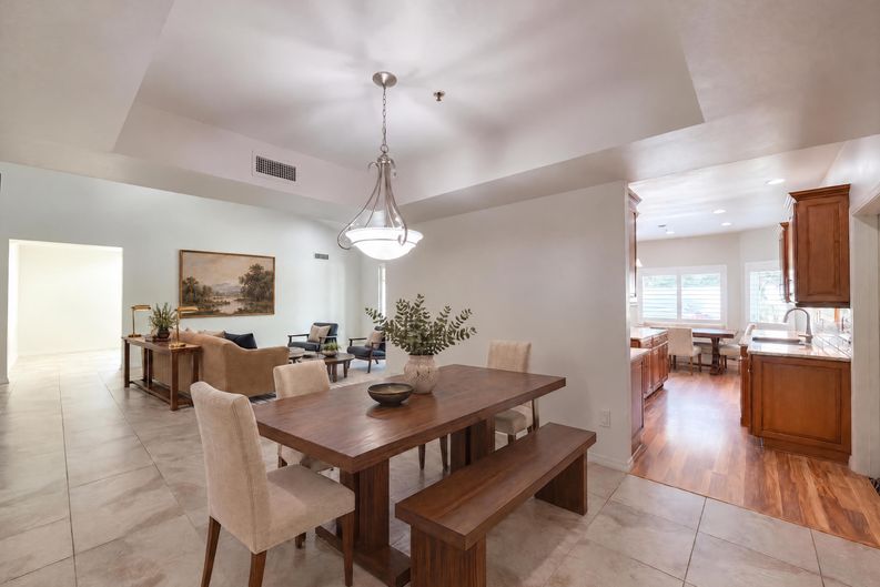 Photo 8 of 36 of 10240 E Cochise Dr, Scottsdale, AZ