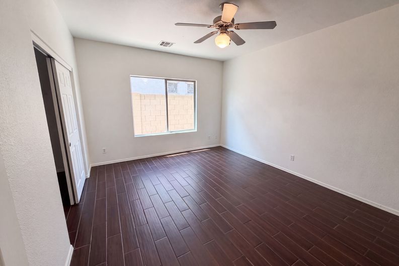 Photo 19 of 39 of 7428 S 15th Dr, Phoenix, AZ