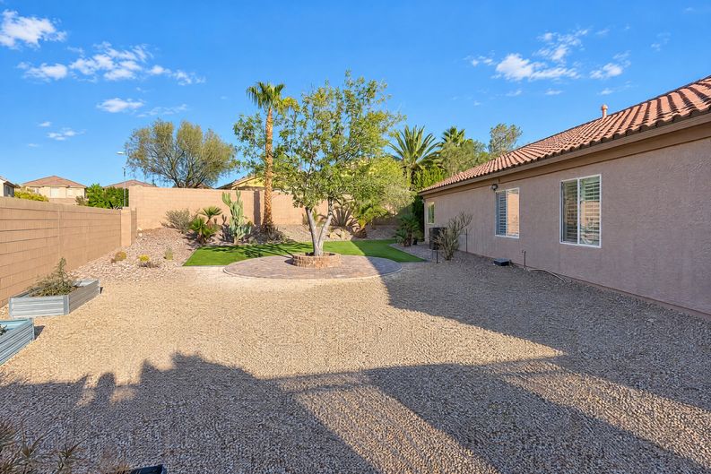 Photo 20 of 23 of 2825 Lochbroom Way, Henderson, NV