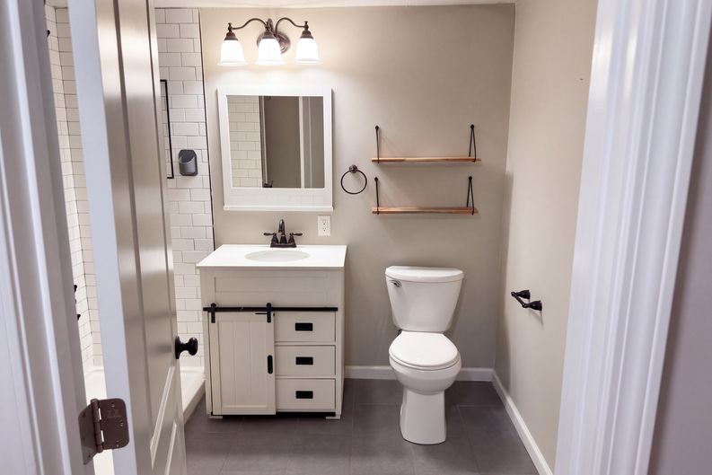 Photo 8 of 13 of 2111 Bernhurst Dr, Knoxville, TN