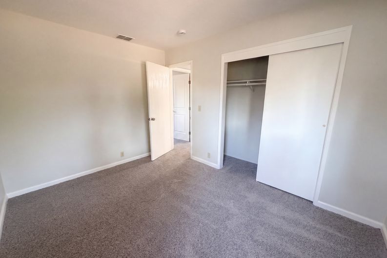 Photo 14 of 25 of 3525 Astral Dr, Sacramento, CA