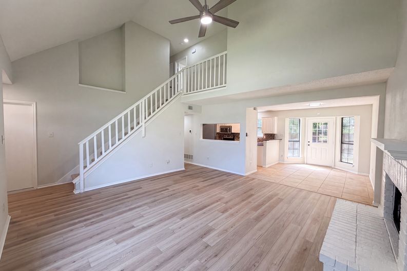 Photo 3 of 27 of 4300 Windwillow Ct, Fort Worth, TX