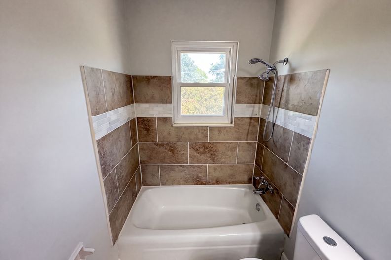 Photo 19 of 22 of 3135 E 52nd St, Indianapolis, IN