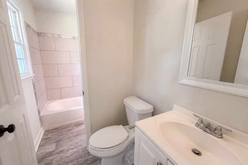 Photo 17 of 21 of 728 Milan Rd E, Charlotte, NC