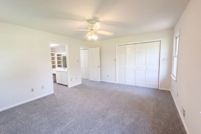 Photo 19 of 39 of 604 Meadowbrook Dr, Spartanburg, SC