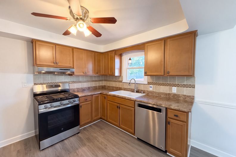 Photo 3 of 40 of 6608 Charles Ave, Parma, OH