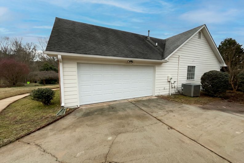 Photo 9 of 22 of 169 Manley Dr, Hampton, GA