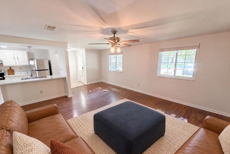 Photo 3 of 18 of 3618 Gustar Ct, Charlotte, NC