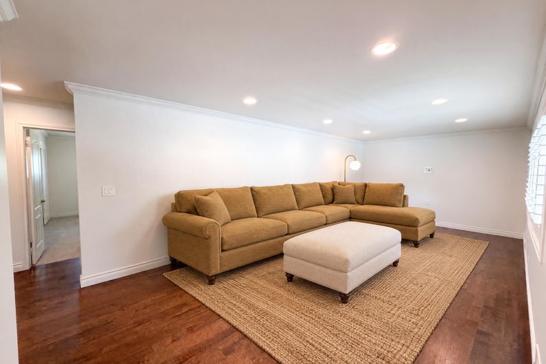 Photo 3 of 27 of 2145 E Columbia Pl, Denver, CO