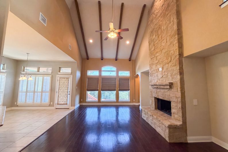 Photo 3 of 30 of 918 Santa Cruz, New Braunfels, TX
