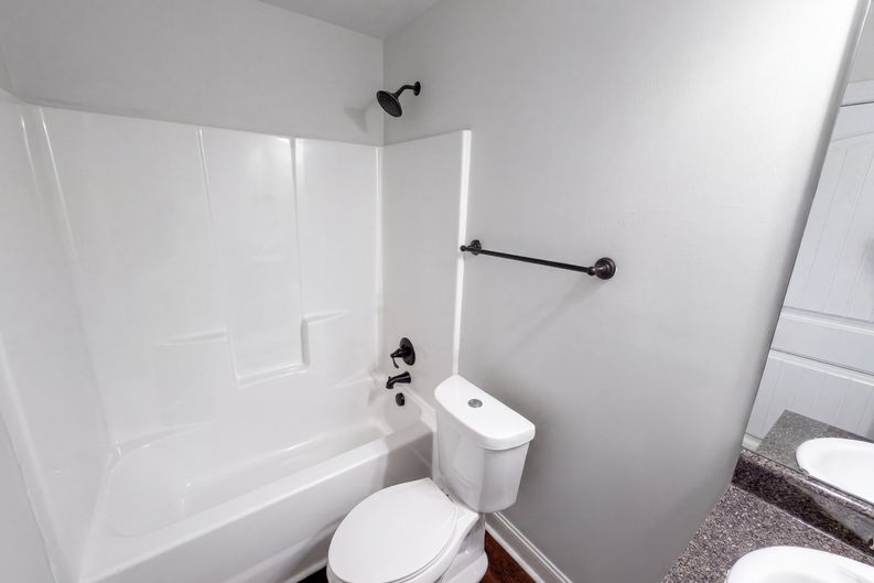 Photo 8 of 17 of 1411 Foxbrook Cir, Lancaster, SC