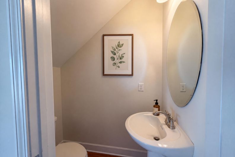 Photo 15 of 22 of 2043 Pinecrest Dr, Nashville, TN