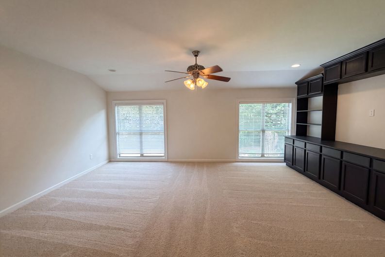 Photo 14 of 51 of 1481 Azalea Brook Dr, Lawrenceville, GA