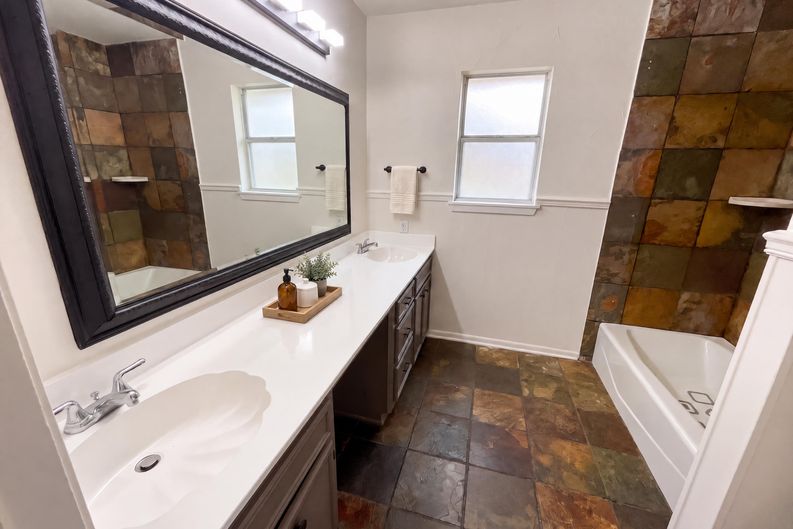 Photo 6 of 16 of 14553 Stone Creek Dr, Tyler, TX