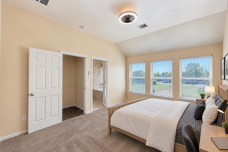 Photo 4 of 26 of 6516 Stoney Creek Dr, Pasadena, TX