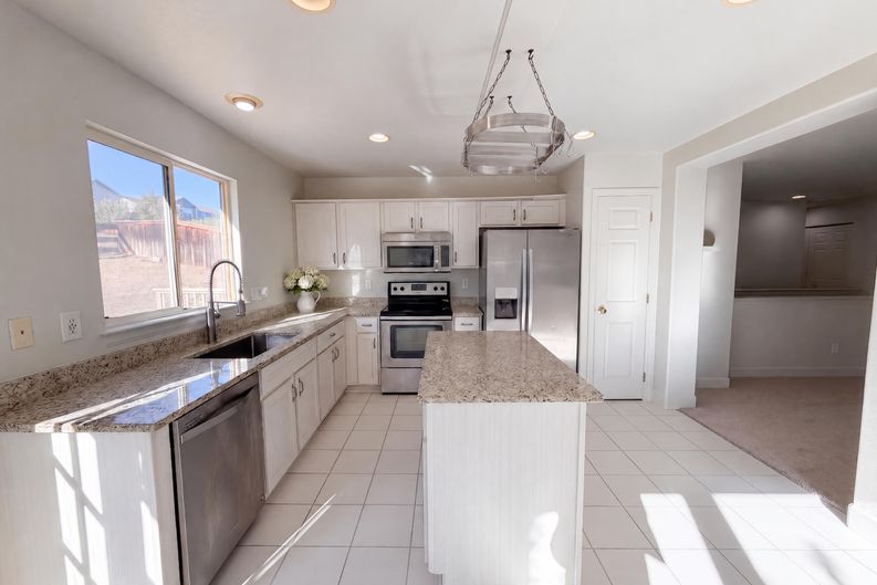 Photo 20 of 27 of 10009 Strathfield Ln, Highlands Ranch, CO