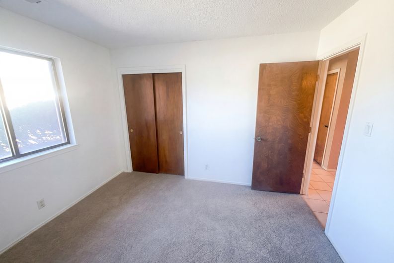 Photo 4 of 21 of 7212 Derickson Ave NE, Albuquerque, NM