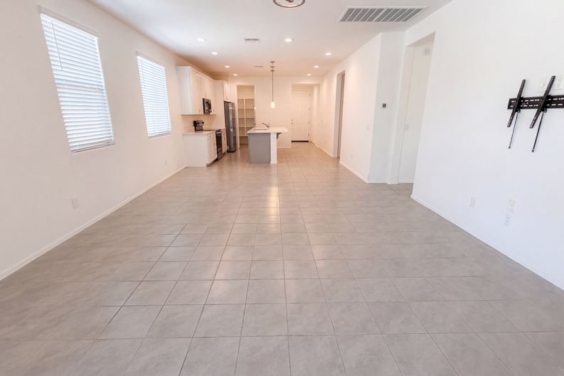 Photo 8 of 29 of 5644 N 199th Ave, Litchfield Park, AZ