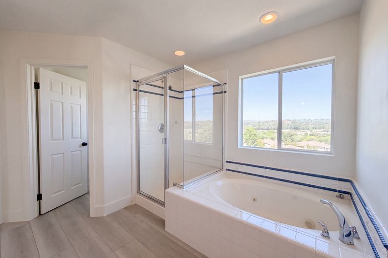 Photo 17 of 25 of 27920 Periwinkle Ln, Valencia, CA