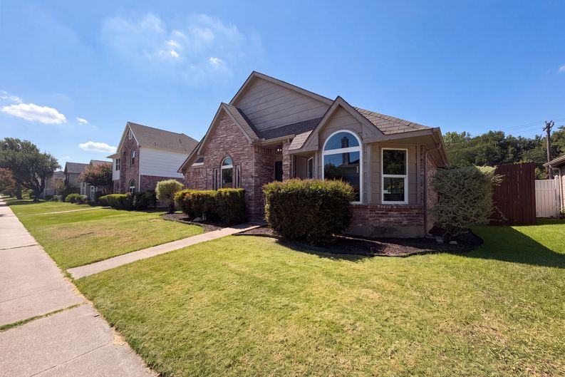 Photo 21 of 25 of 713 Lake Bluff Dr, Flower Mound, TX