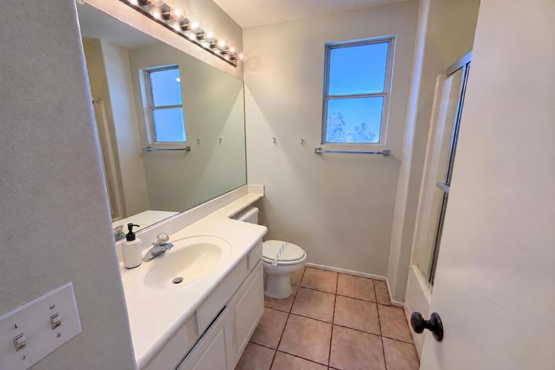 Photo 20 of 26 of 33825 Glenoaks Dr, Yucaipa, CA
