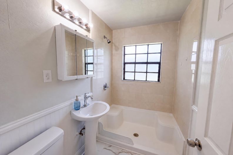 Photo 13 of 19 of 3225 Cleveland Heights Blvd, Lakeland, FL