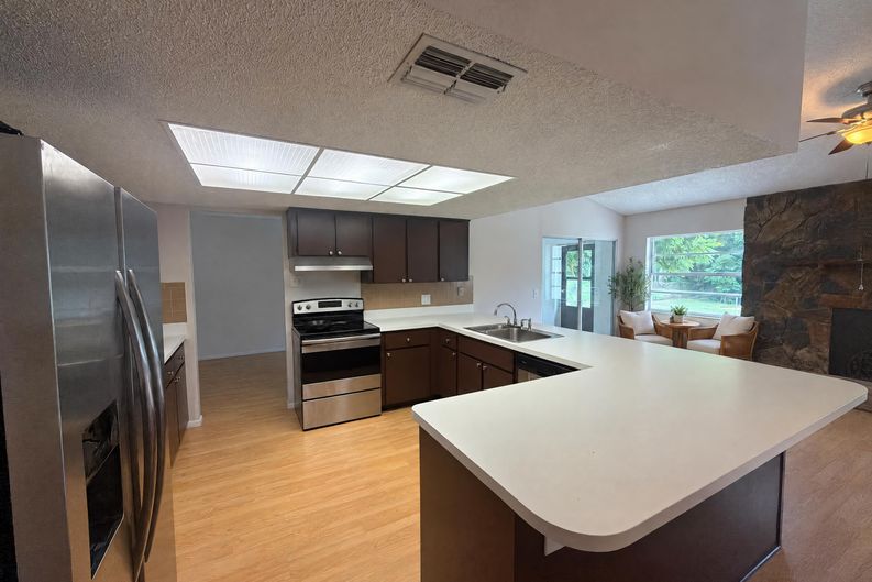 Photo 10 of 32 of 12054 Joe Herrmann Dr, San Antonio, FL