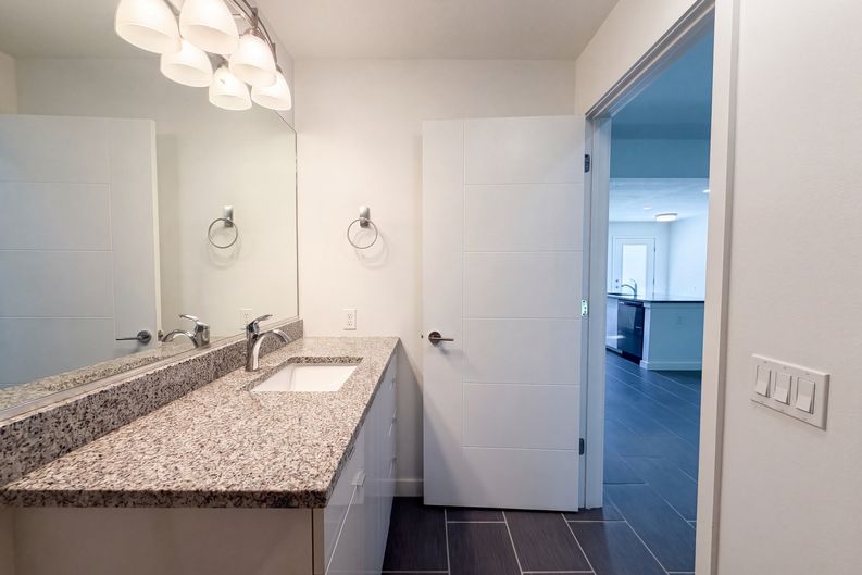 Photo 16 of 22 of 2840 S Shade Ave, Sarasota, FL
